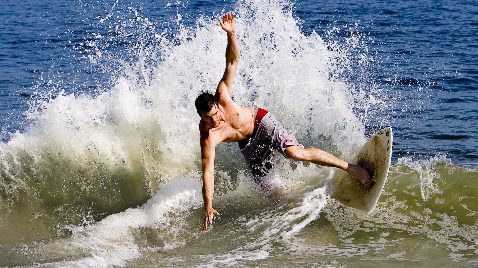 爱游戏多端接入-史上最绚丽“冠军庆典”，荣耀时刻永难忘怀，冠军庆祝动作